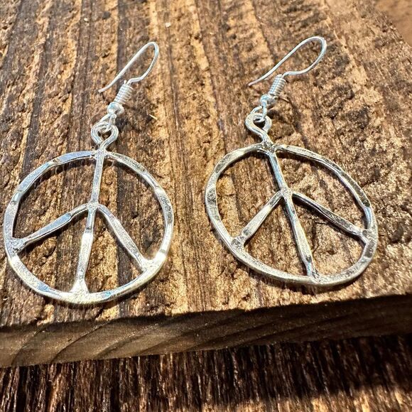 Handmade Artesian Hippie‎ Silver Plated Peace Sign Drop Wire Earrings, Gift Box - Picture 6 of 6